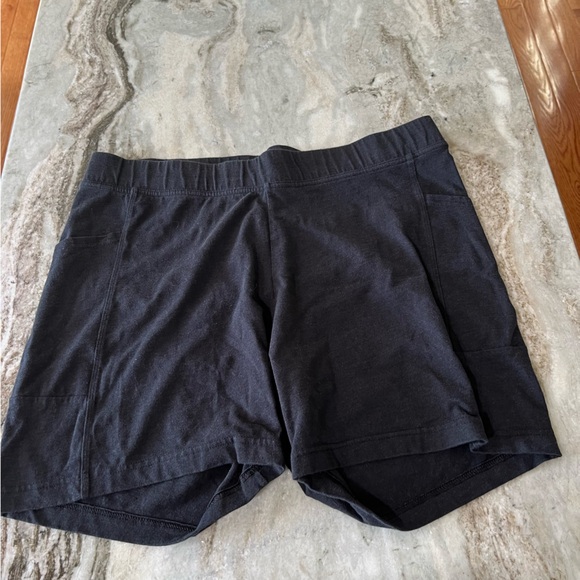 Black Biker Shorts With Pockets Old Navy Size XXL - Picture 1 of 3